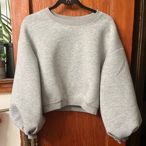Blueblush Puff Sleeve Sweatshirt with Slit Back In Grey Size Small